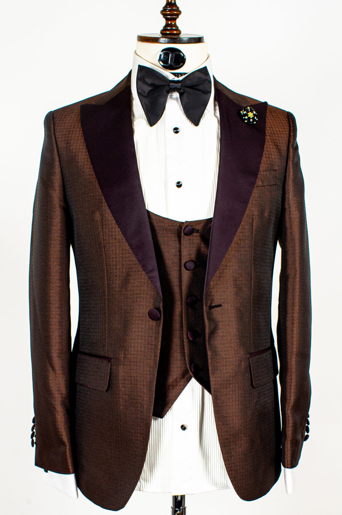 Connaisseur - Gold pattern 3-piece slim fit tuxedo with U vest
