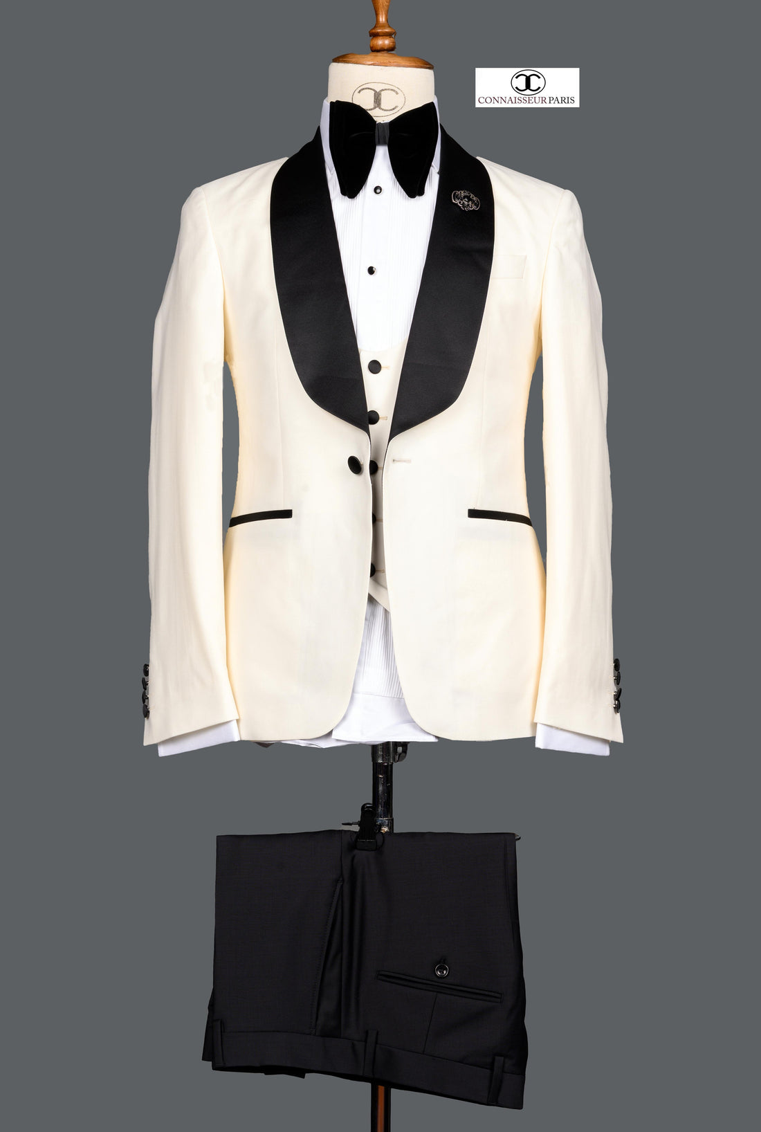 Lanificio Connaisseur  - Off-White shawl lapel 3-piece sim fit tuxedo with U vest
