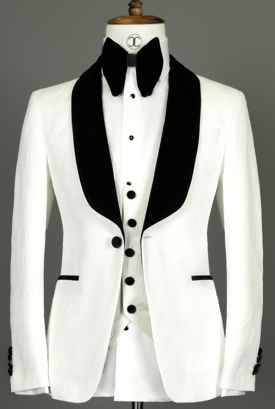 Connaisseur - White hexagon pattern 3-piece slim fit tuxedo with I vest